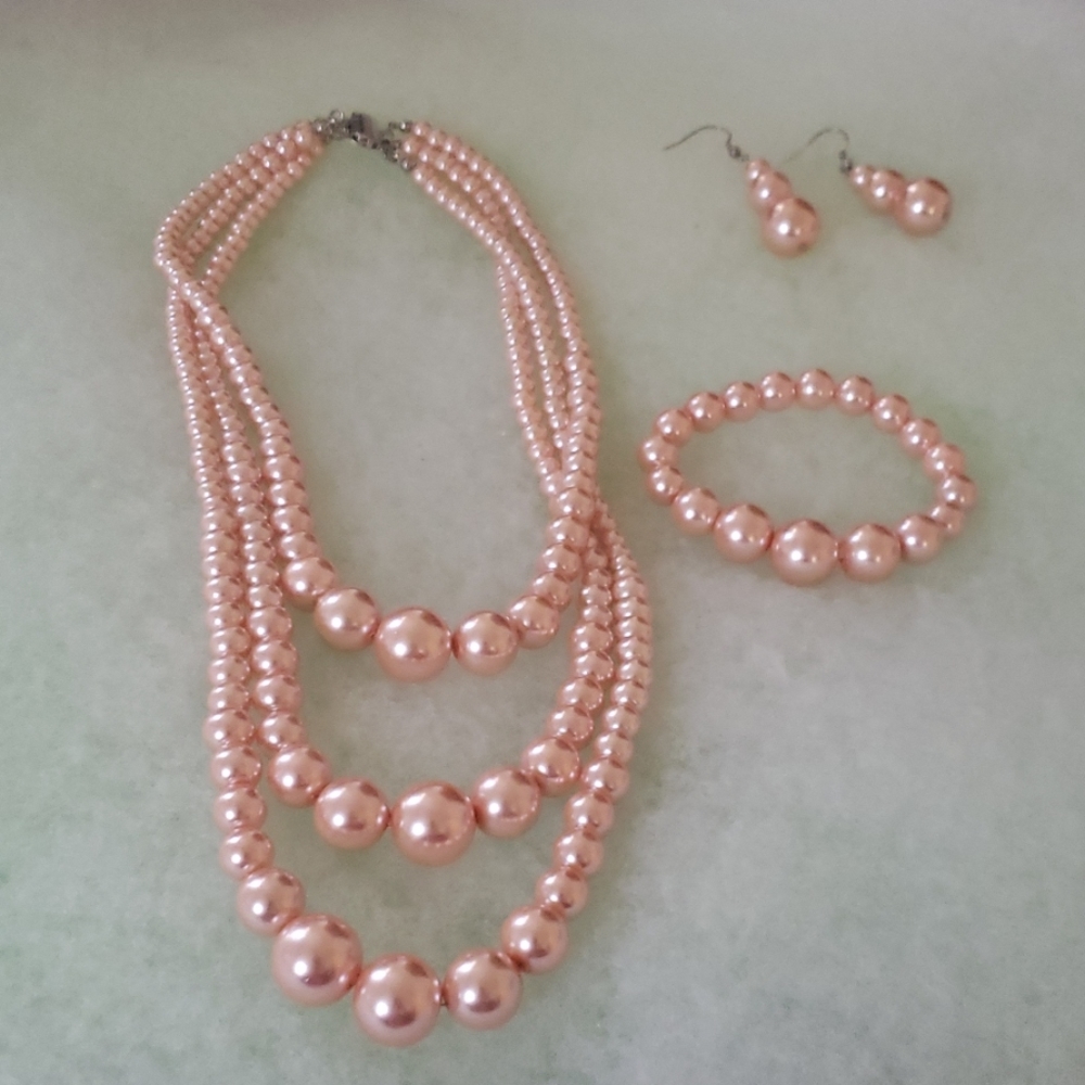 Beautiful Faux Pearl Set